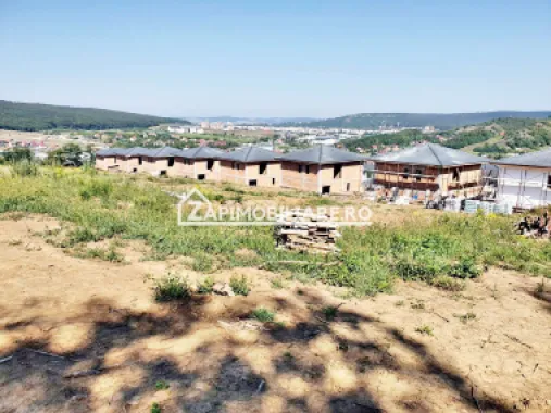 Teren intravilan 702 mp. Corunca