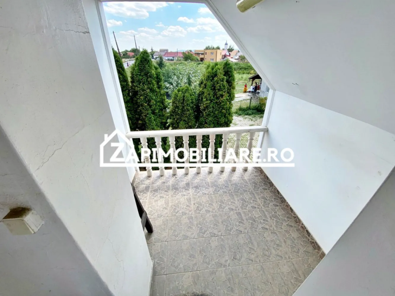 Ungheni - Casa 5 camere, 240mp, teren 1390mp,