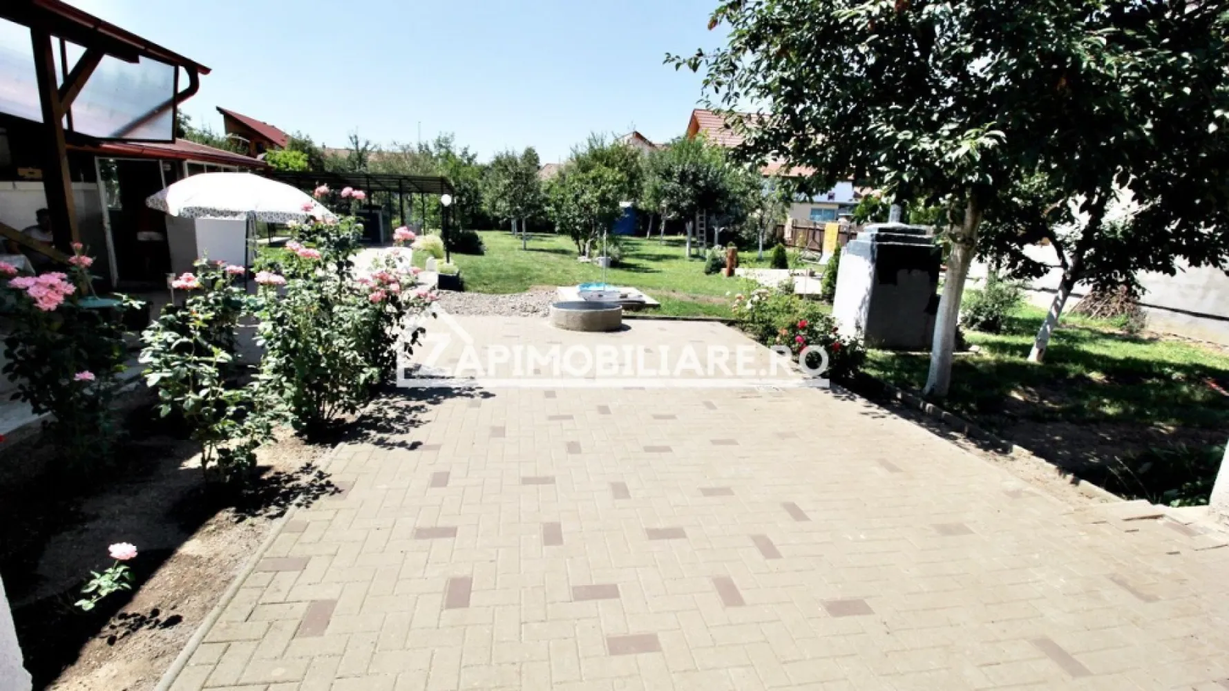 Casa 3 camere, 100mp,1079 mp teren,zona GH.Doja, 0% comision - Contact 0774048706 Bogdan
De vânzare casă, pe 1 nivel, singur în curte, 3 camere situată în cartierul Mureseni, suprafața utilă de 100 .mp amplasată pe un teren cu suprafața de 1079 mp, 
Compartimentare:
- la demisol 1 pivnită
- la parter: 1 living, 1 bucătărie, 1 baie, 2 dormitoare, 1 terasă, 1 garaj,
Detalii:
- centrală termică, calorifere, geamuri termopan,
- fundația casei are o adâncime de 1 m, pereții sunt din cărămidă, acoperișul de țiglă, izolată cu polistiren de 10 cm.
- pivniță, pod mansardabil, 
- anul construcției1980 / renovată in anul 2023
Utilitați:
- curent, apă, gaz, canalizare
Casa se vinde la cheie partial mobilată și partial utilată la prețul de 199.000 Euro negociabil. Comision ZERO!
Contact 0774048706 Bogdan
Daca vă place această ofertă sau pentru alte informații sunați la numărul de contact din anunț! 
Compania Zap Imobiliare vă pune la dispoziție toate actele și documentele necesare alături de asistență și consiliere permanentă până la finalizarea achiziției imobiliare. 
Ne dorim să îți oferim cea mai plăcută experiență, îndeplinim vise cu pereți!