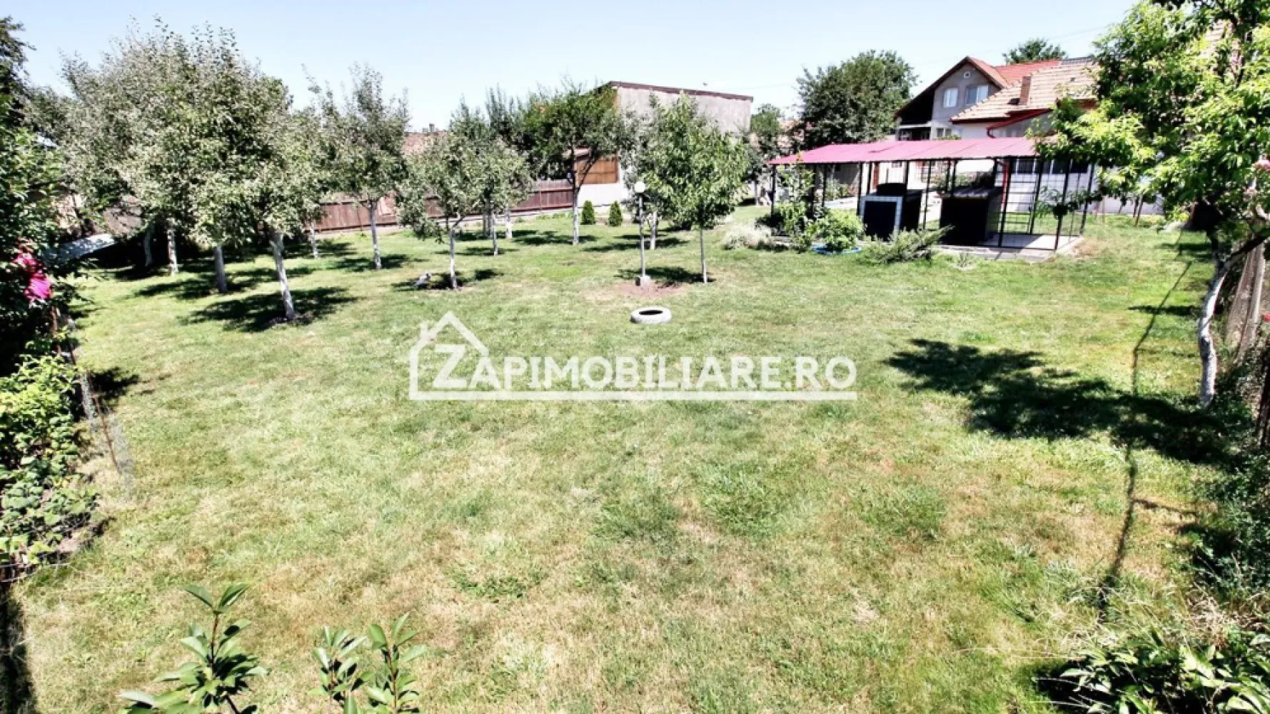 Casa 3 camere, 100mp,1079 mp teren,zona GH.Doja, 0% comision - Contact 0774048706 Bogdan
De vânzare casă, pe 1 nivel, singur în curte, 3 camere situată în cartierul Mureseni, suprafața utilă de 100 .mp amplasată pe un teren cu suprafața de 1079 mp, 
Compartimentare:
- la demisol 1 pivnită
- la parter: 1 living, 1 bucătărie, 1 baie, 2 dormitoare, 1 terasă, 1 garaj,
Detalii:
- centrală termică, calorifere, geamuri termopan,
- fundația casei are o adâncime de 1 m, pereții sunt din cărămidă, acoperișul de țiglă, izolată cu polistiren de 10 cm.
- pivniță, pod mansardabil, 
- anul construcției1980 / renovată in anul 2023
Utilitați:
- curent, apă, gaz, canalizare
Casa se vinde la cheie partial mobilată și partial utilată la prețul de 199.000 Euro negociabil. Comision ZERO!
Contact 0774048706 Bogdan
Daca vă place această ofertă sau pentru alte informații sunați la numărul de contact din anunț! 
Compania Zap Imobiliare vă pune la dispoziție toate actele și documentele necesare alături de asistență și consiliere permanentă până la finalizarea achiziției imobiliare. 
Ne dorim să îți oferim cea mai plăcută experiență, îndeplinim vise cu pereți!