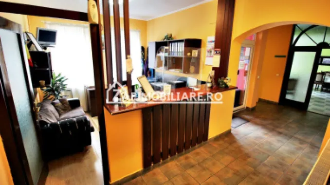 Pensiune aproape de centru,10 camere,13 băi,1 restaurant