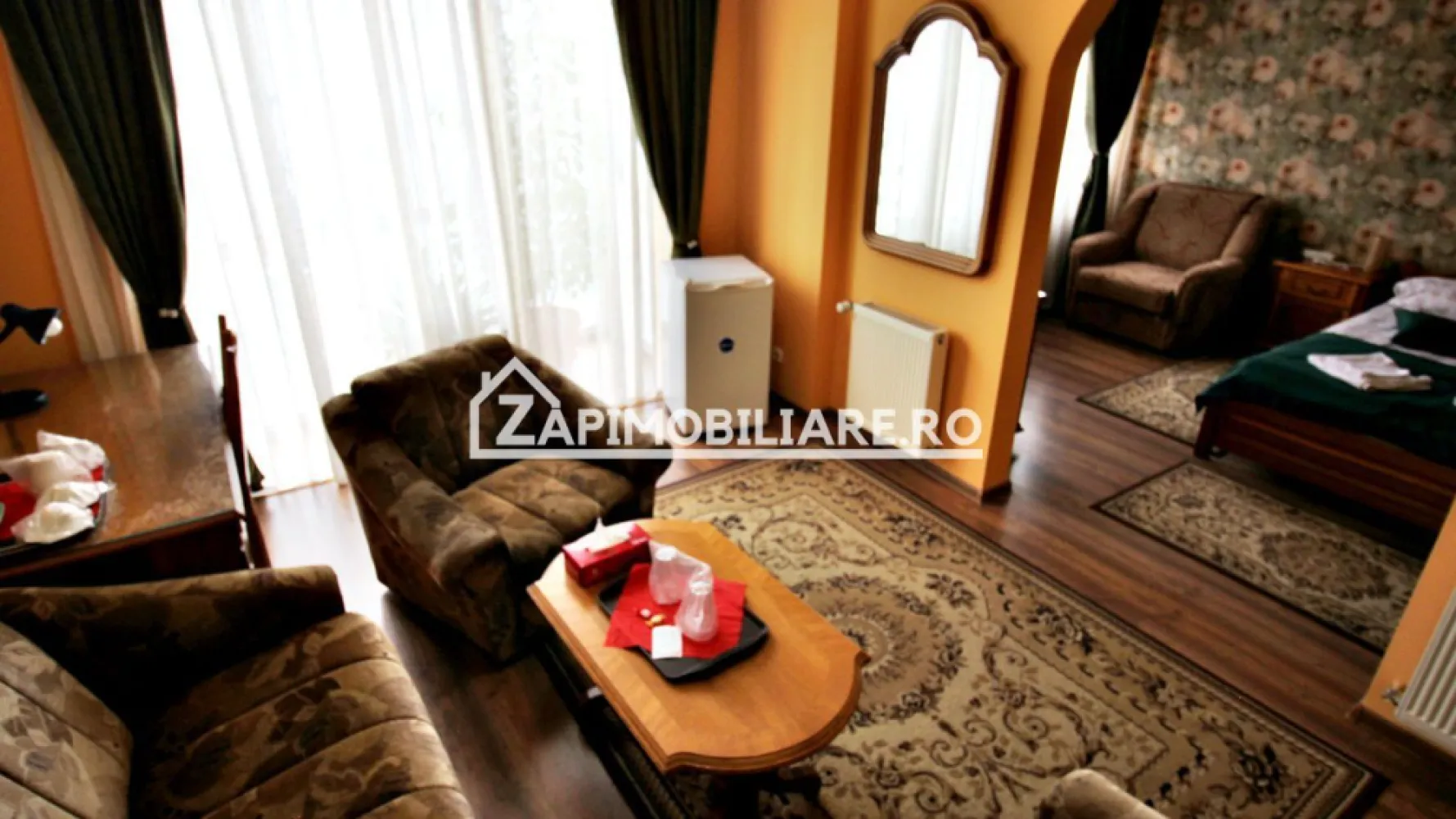 Pensiune aproape de centru,10 camere,13 băi,1 restaurant - Contact 0774048706 Bogdan
De vânzare pensiune mobilată si utilată cu activitate de 23 ani ,aproape de centru 10 camere ,13 băi, 1 restaurant, 1 bar,1 bucătărie cu anexe, 1 receptie, 1 spălătorie, 1 uscătorie, 1 vestiar, 1 magazie, 1 debara,1 cameră tehnică,1 birou, situată în zona Gheorghe Doja suprafața utilă de 525 mp amplasată pe un teren cu suprafața de 265 mp, 
Compartimentare:
- la demisol 1 spălătorie, 2,băi, 1 vestiar, 1 uscătorie, 1 magazie, 1 cameră tehnică
- la parter: 1 receptie cu birou,1 baie, 1 restaurant,1 bar, 1 bucătărie cu anexe, 1 hol,2 depozite
- la etaj: 4 camere, 4 bai, 1 magazie,1 hol, 1 balcon, 
- la mansardă 4 camere ,4 bai
Detalii:
- centrală termică, calorifere, geamuri termopan, 

- pivniță, pod mansardabil, 
- anul construcției 2001

Utilitați:
- curent, apă, gaz, canalizare

Pensiunea se vinde la cheie , mobilată și utilată la prețul de 680.000 Euro negociabil. Comision ZERO!
Contact 0774048706 Bogdan
Daca vă place această ofertă sau pentru alte informații sunați la numărul de contact din anunț! 
Compania Zap Imobiliare vă pune la dispoziție toate actele și documentele necesare alături de asistență și consiliere permanentă până la finalizarea achiziției imobiliare. 
Ne dorim să îți oferim cea mai plăcută experiență, îndeplinim vise cu pereți!