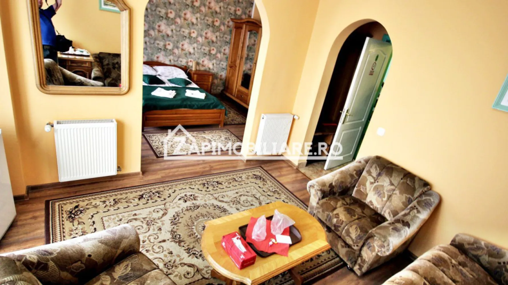 Pensiune aproape de centru,10 camere,13 băi,1 restaurant