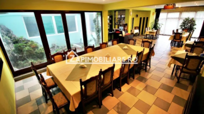 Pensiune aproape de centru,10 camere,13 băi,1 restaurant