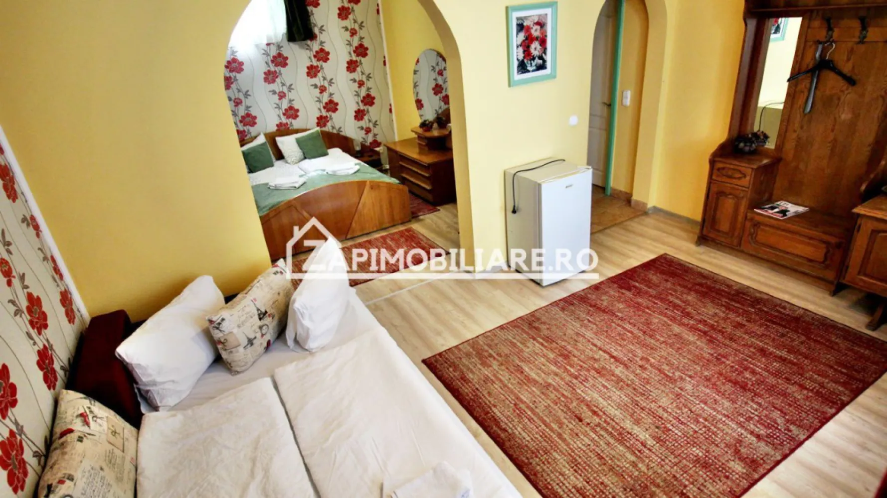 Pensiune aproape de centru,10 camere,13 băi,1 restaurant