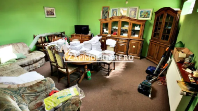 Pensiune aproape de centru,10 camere,13 băi,1 restaurant