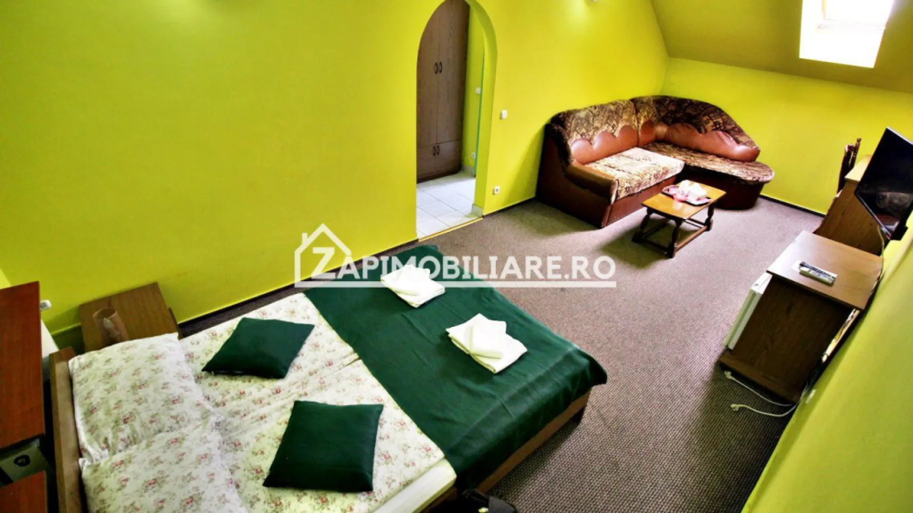 Pensiune aproape de centru,10 camere,13 băi,1 restaurant