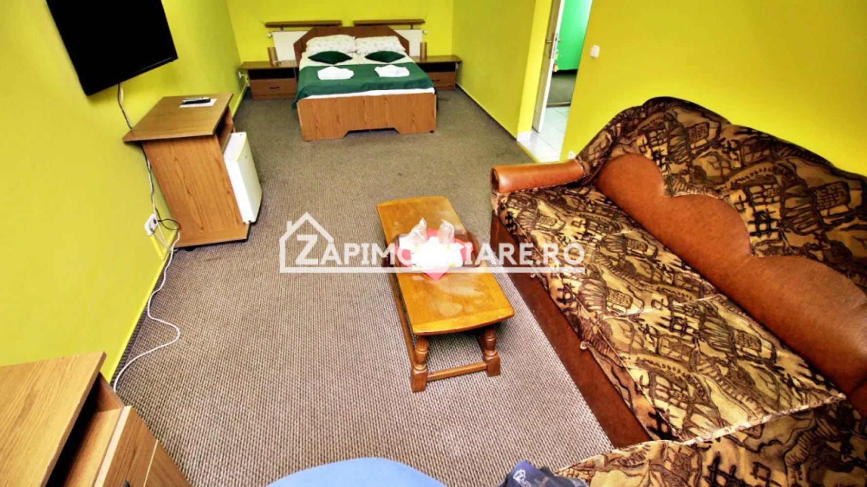 Pensiune aproape de centru,10 camere,13 băi,1 restaurant