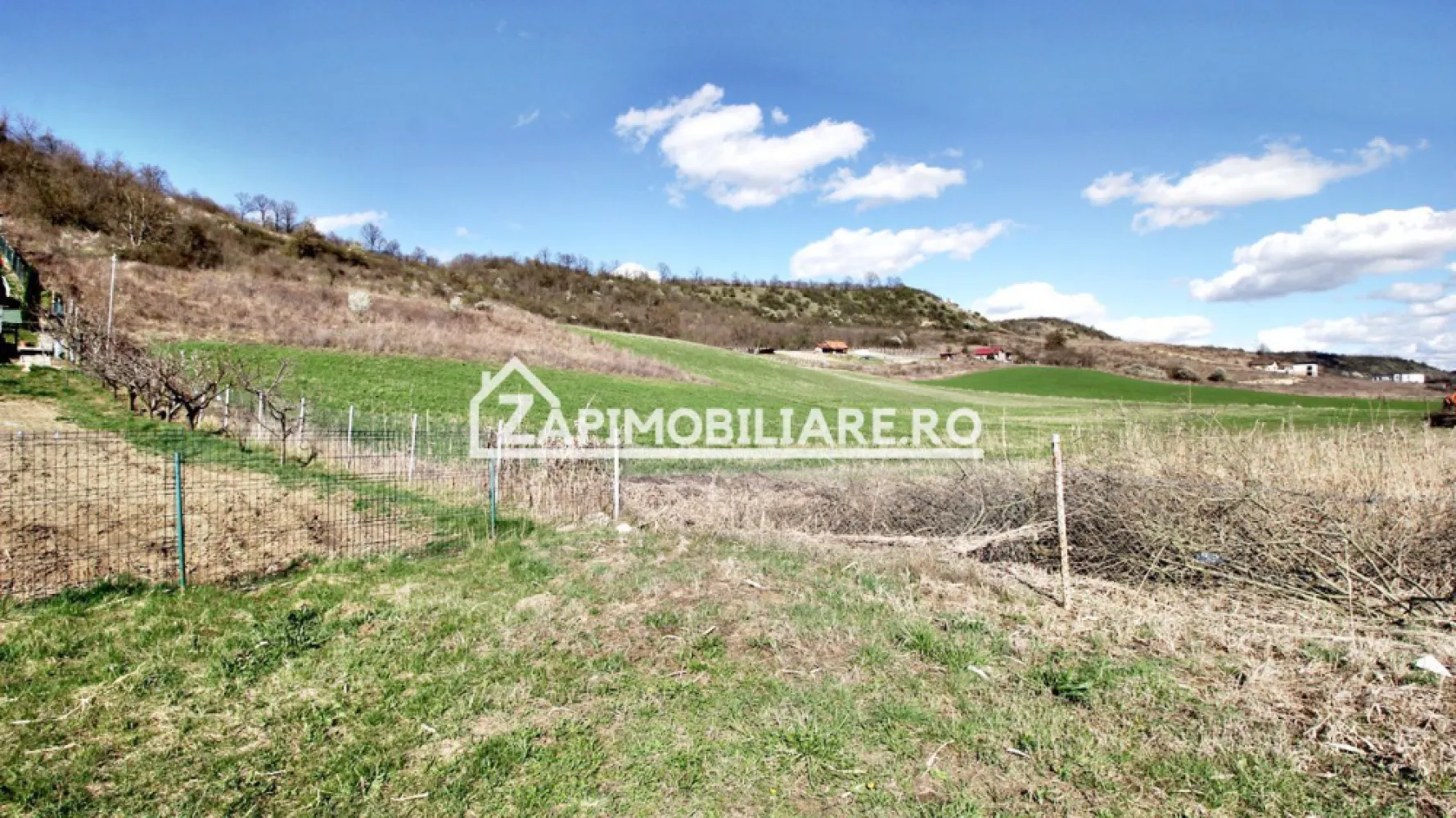 Parcele de 603 mp.teren intravilan, drum de 9 m.Livezeni - Vă oferim spre vânzare ultimele 2 parcele teren intravilan cu suprafata de 603 mp cu pug aprobat,situate în Livezeni 
Contact 0774048706 Bogdan
Descriere:
Cei interesați pot achiziționa terenul de 603 mp la prețul de 59.000 EURO comision ZERO.
Dacă vă place această ofertă - sau pentru alte informații sunați la numărul de contact din anunț! 0774048706 Bogdan
Compania Zap Imobiliare vă pune la dispoziție toate informațiile, actele și documentele necesare alături de asistență și consiliere permanentă până la finalizarea achiziției imobiliare. Ne dorim să îți oferim cea mai plăcută experiență.