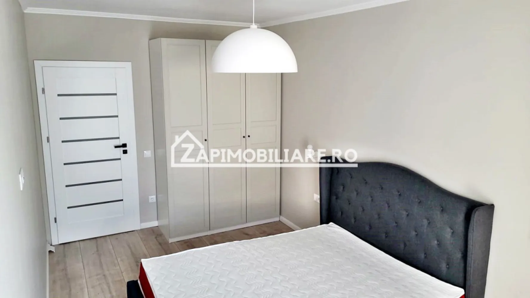 Apartament 2 camere + terasă de 40 mp.1 parcare privată - Contact 0774048706 Bogdan
De vanzare apartament 2 camere + terasă de 40 mp ,decomandat confort , situat în Sancraiu de Mures , strada Principală, suprafață utilă de 50 mp, + terasă de 40 mp,situat la parter de Zap Imobiliare.
Detalii: 
- 1 living, 1 dormitor, 1 bucătărie, 1 baie, 1terasăcu suprafata de 40 mp, 1 hol
- centrală termică, incălzire in pardoseală, geamuri tripan, ușă metalică.
- masina de spalat rufe, frigider, aragaz
- se vinde cu preluare chiriași 
-posibilitate garaj la prețul de 13.000 euro
Proprietatea se află într-o zonă cu un confort deosebit, datorită amplasării în imediata apropiere a tot ceea ce înseamnă viață modernă, și anume: mijloace de transport în comun, magazine, unități de învățământ de toate gradele, piață, parc, bănci, farmacii, s.a.
Locuința se vinde mobilată și utilată la prețul de 120000 Euro negociabil. 
Comision ZERO 
Contact 0774048706 Bogdan
Acest anunț nu corespunde cerințelor tale? Sună la numărul afișat în anunț și unul dintre agenții noștri te va ajuta cu alte oferte personalizate în funcție de cerințele tale.