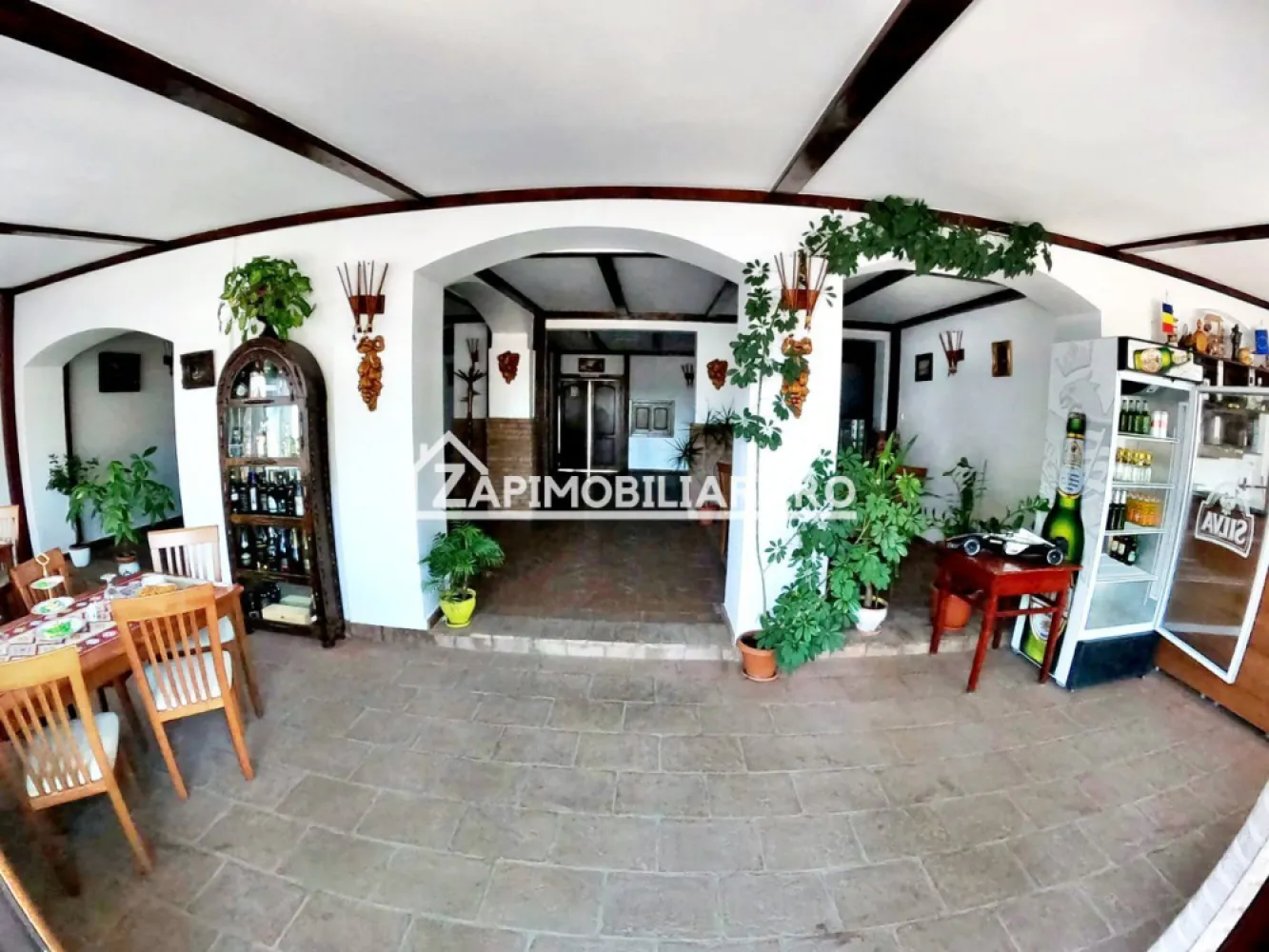 Restaurant 90 persoane+terasă 120 persoane,posibili asociere - Contact 0774048706 Bogdan
De închiriat sau colaborare Restaurant cu 90 locuri in interior si 120 locuri pe terasă situată în Corunca cu deschidere la E60, suprafața utilă de 230 mp amplasată pe un teren cu suprafață de 2.400 mp.
Compartimentare:
2 sali restaurant , 1 bucătărie complet mobilată si utilată, 4 bai,1 vestiar cu dus,1 magazie,1 terasă amenajată cu pavaj
Detalii:
Posibilitate asociere 
- centrală termică, calorifere, geamuri termopan
Restaurantul se închiriază mobilat și utilat la prețul de 1600 Euro negociabil.
Comisionul perceput este de 50% din valoarea primei chirii si se plateste o singura data in momentul semnarii contractului de inchiriere.
Contact 0774048706 Bogdan
Acest anunț nu corespunde cerințelor tale? Sună la numărul afișat în anunț și unul dintre agenții noștri te va ajuta cu alte oferte personalizate în funcție de cerințele tale.