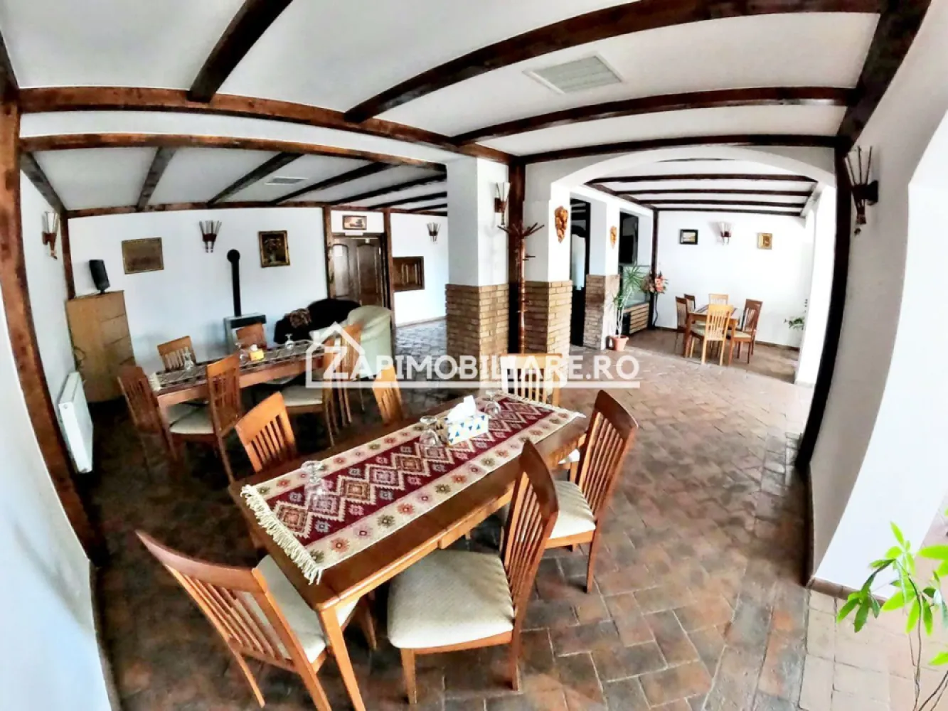 Restaurant 90 persoane+terasă 120 persoane,posibili asociere - Contact 0774048706 Bogdan
De închiriat sau colaborare Restaurant cu 90 locuri in interior si 120 locuri pe terasă situată în Corunca cu deschidere la E60, suprafața utilă de 230 mp amplasată pe un teren cu suprafață de 2.400 mp.
Compartimentare:
2 sali restaurant , 1 bucătărie complet mobilată si utilată, 4 bai,1 vestiar cu dus,1 magazie,1 terasă amenajată cu pavaj
Detalii:
Posibilitate asociere 
- centrală termică, calorifere, geamuri termopan
Restaurantul se închiriază mobilat și utilat la prețul de 1600 Euro negociabil.
Comisionul perceput este de 50% din valoarea primei chirii si se plateste o singura data in momentul semnarii contractului de inchiriere.
Contact 0774048706 Bogdan
Acest anunț nu corespunde cerințelor tale? Sună la numărul afișat în anunț și unul dintre agenții noștri te va ajuta cu alte oferte personalizate în funcție de cerințele tale.