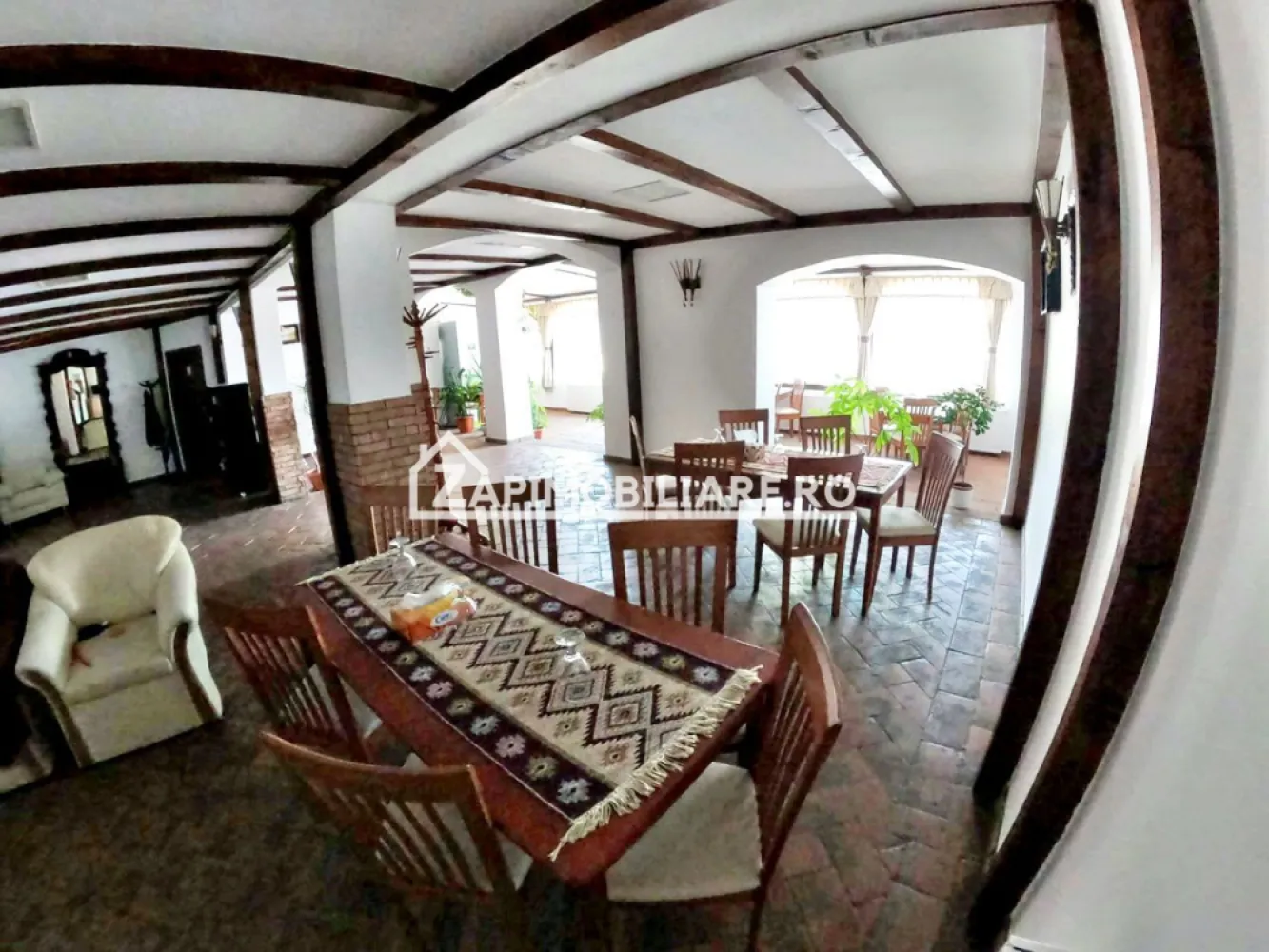 Restaurant 90 persoane+terasă 120 persoane,posibili asociere - Contact 0774048706 Bogdan
De închiriat sau colaborare Restaurant cu 90 locuri in interior si 120 locuri pe terasă situată în Corunca cu deschidere la E60, suprafața utilă de 230 mp amplasată pe un teren cu suprafață de 2.400 mp.
Compartimentare:
2 sali restaurant , 1 bucătărie complet mobilată si utilată, 4 bai,1 vestiar cu dus,1 magazie,1 terasă amenajată cu pavaj
Detalii:
Posibilitate asociere 
- centrală termică, calorifere, geamuri termopan
Restaurantul se închiriază mobilat și utilat la prețul de 1600 Euro negociabil.
Comisionul perceput este de 50% din valoarea primei chirii si se plateste o singura data in momentul semnarii contractului de inchiriere.
Contact 0774048706 Bogdan
Acest anunț nu corespunde cerințelor tale? Sună la numărul afișat în anunț și unul dintre agenții noștri te va ajuta cu alte oferte personalizate în funcție de cerințele tale.