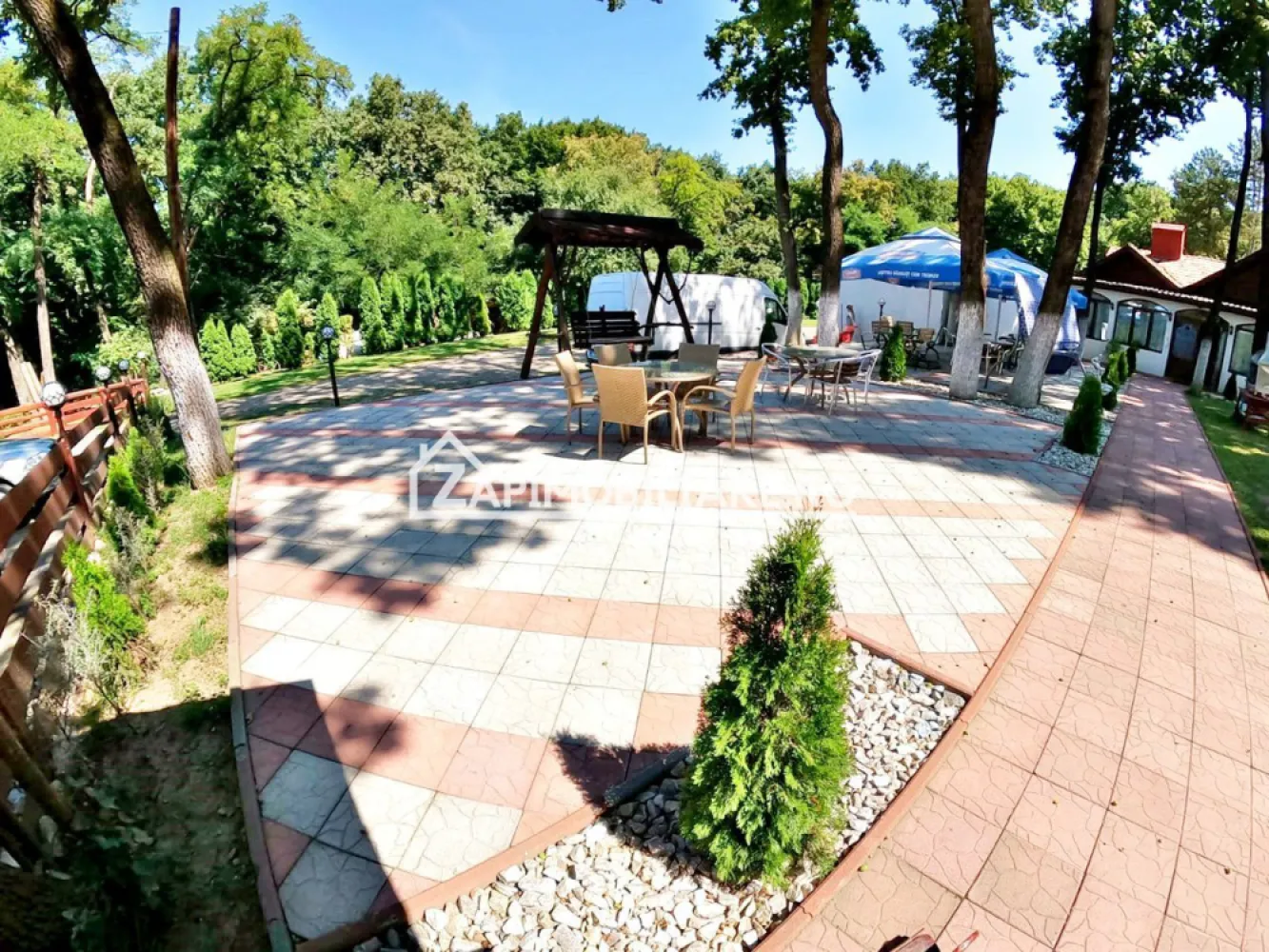 Restaurant 90 persoane+terasă 120 persoane,posibili asociere