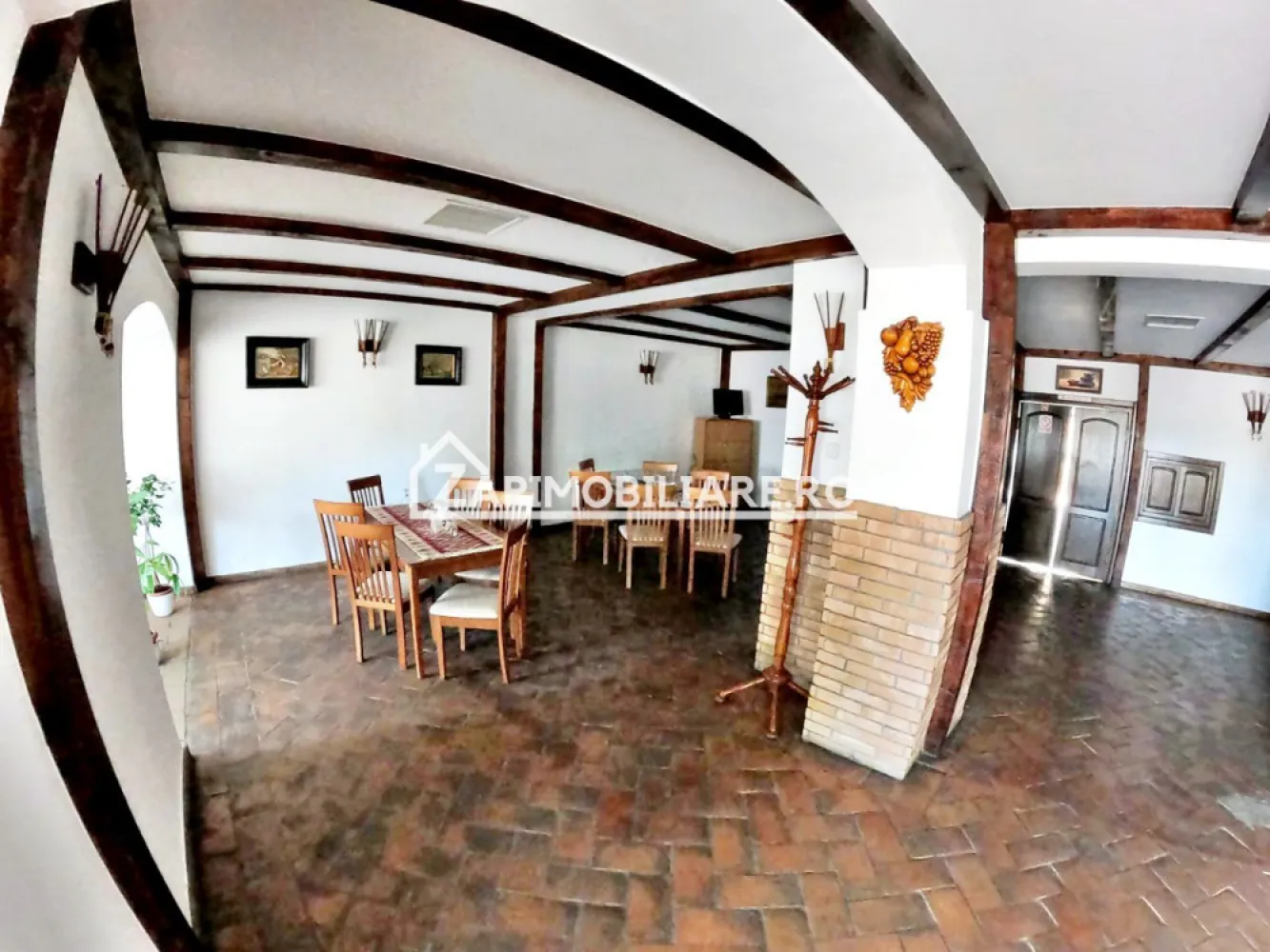 Restaurant 90 persoane+terasă 120 persoane,posibili asociere