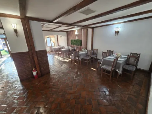 Restaurant 90 persoane+terasă 120 persoane,posibili asociere