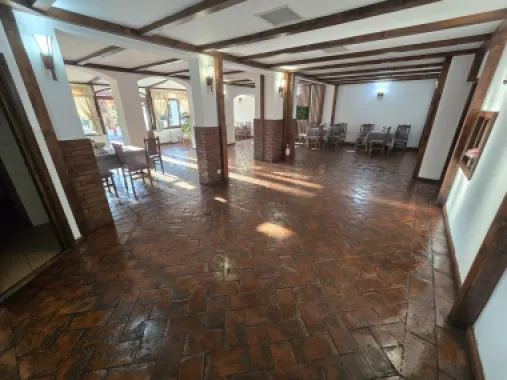 Restaurant 90 persoane+terasă 120 persoane,posibili asociere
