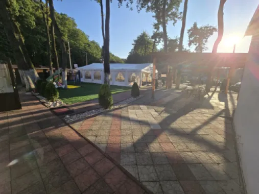 Restaurant 90 persoane+terasă 120 persoane,posibili asociere