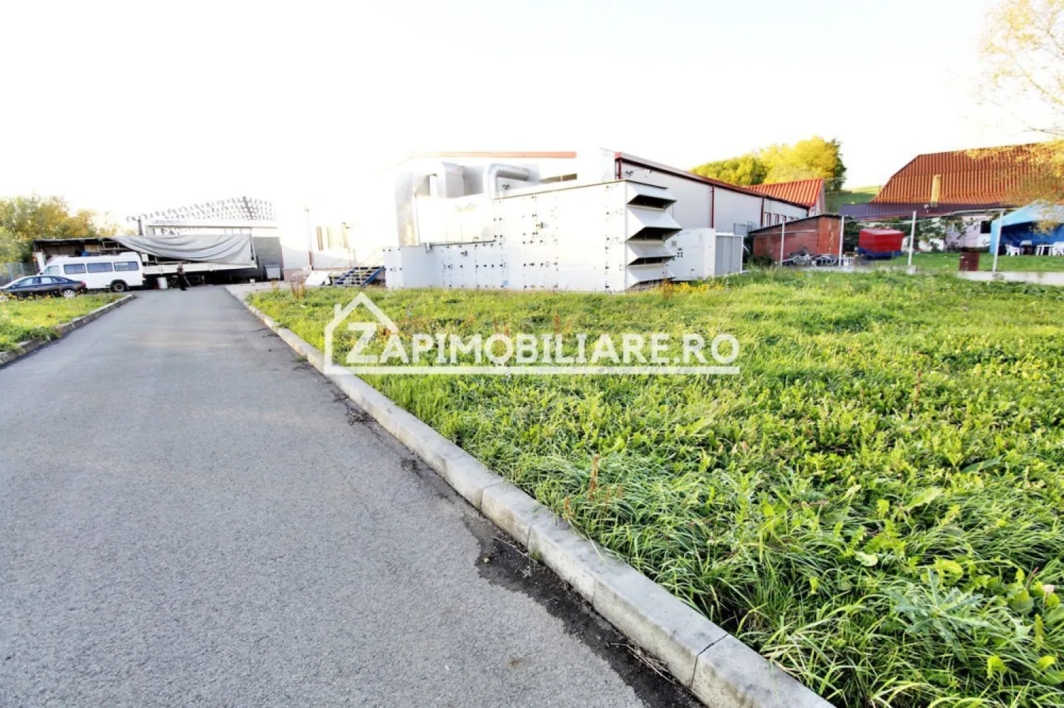 Spatiu de inchiriat Craiesti - De închiriat spatiu cu suprafața de 1000 mp , Craiesti, Mures oferit de Zap Imobiliare
Contact:- 0723223886
Compartimentare:
- 1 birou, grupuri sanitare, 1 vestiar, 1 sala de meste, camera tehnica, 1 depozit
- o hala de productie sterila cu suprafata de 600 mp.
Detalii:
- 2 acces tir in curte, loc de parcare, toate utilitatile.
- rampa tir, sistem ventilare, sistem detectare fum
- camere de supraveghere , temperatura si umiditate controlata
- transformator,
Spațiul se închiriază la prețul de 4 euro mp ( plus TVA ) negociabil.
--------------------------------------------------------------------------------------------------------------------------------
Comisionul perceput este de 50% din valoarea primei chirii.Și se percepe o singură dată!
Acest anunț nu corespunde cerințelor tale? Sună la numărul afișat în anunț și unul dintre agenții noștri te va ajuta cu alte oferte personalizate în funcție de cerințele tale.
