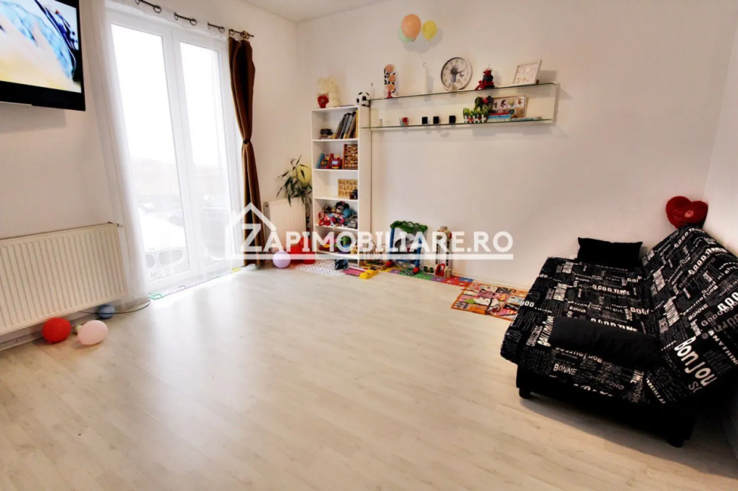 Casa tip Insiruita, 85 mp, teren 200 mp, 1 nivel, Santana de Mures - De vânzare casă la cheie pe 1 nivel , Tip Insiruita situată în Sântana de Mureș, suprafața de 85.mp amplasată pe un teren cu suprafața de 200 mp.
Contact: 0723223886 - Cosmin Ruta

Compartimentare:
- 2 dormitoare, 1 living, 1 bucătărie, 1 baie. 1 terasă

Detalii:
- centrală termică, calorifere, geamuri termopan,
- anul construcției 2017
Utilitați:
- curent, apă, gaz, canalizare.
Casa se vinde la cheie la prețul de 119.990Euro. Comision ZERO!
----------------------------------------------------------------------------------------------------------------------------
Daca vă place această ofertă sau pentru alte informații sunați la numărul de contact din anunț!
Compania Zap Imobiliare vă pune la dispoziție toate actele și documentele necesare alături de asistență și consiliere permanentă până la finalizarea achiziției imobiliare.
Ne dorim să îți oferim cea mai plăcută experiență, îndeplinim vise cu pereți!