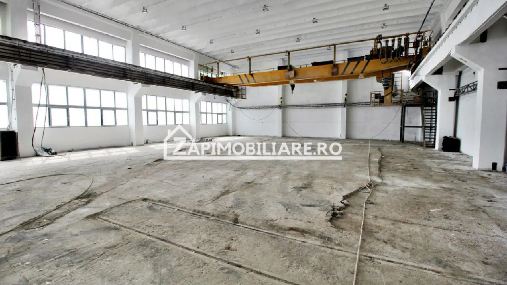 Hale de 1000mp.650mp.360mp.cu pod rulant birouri 200-80-50mp - De închiriat hale si birouri la parter recent renovate cu usi si geamuri tripan noi cu o suprafața utila de 1.000 mp cu pod rulant de 8 tone , birouri 200 mp, vestiare si băi 150 mp + teren cu suprafata de 1.200 mp la pretul de 6000 euro + tva
 -650 mp, cu pod rulant de 6 tone + birouri si vestiare la pretul de 5 euro mp + tva
- 360 mp+ birouri cu parcare parcare privată la prețul de 5 euro euro + tva 
- Zona Mureseni oferit de Zap Imobiliare
contact 0774048706 Bogdan
--------------------------------------------------------------------------------------------------------------------------------
Comisionul perceput este de 50% din valoarea primei chirii.Și se percepe o singură dată!
Acest anunț nu corespunde cerințelor tale? Sună la numărul afișat în anunț și unul dintre agenții noștri te va ajuta cu alte oferte personalizate în funcție de cerințele tale.