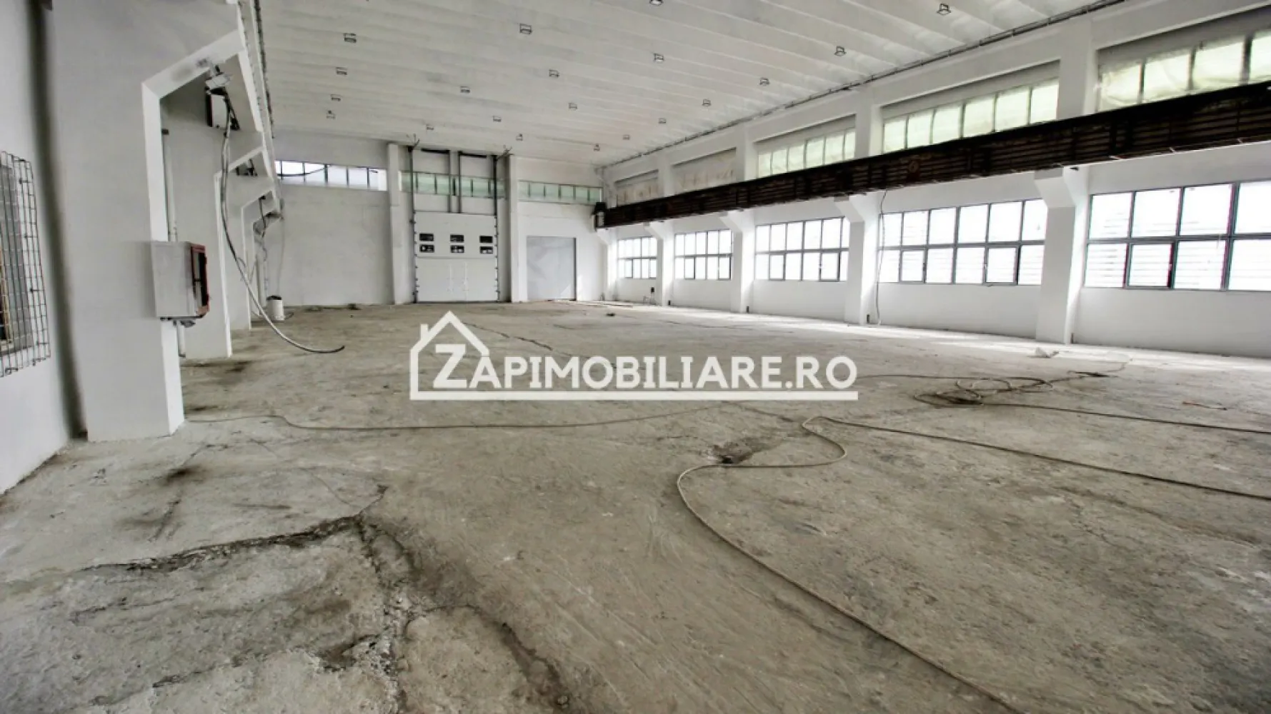 Hale de 1000mp.650mp.360mp.cu pod rulant birouri 200-80-50mp - De închiriat hale si birouri la parter recent renovate cu usi si geamuri tripan noi cu o suprafața utila de 1.000 mp cu pod rulant de 8 tone , birouri 200 mp, vestiare si băi 150 mp + teren cu suprafata de 1.200 mp la pretul de 6000 euro + tva
 -650 mp, cu pod rulant de 6 tone + birouri si vestiare la pretul de 5 euro mp + tva
- 360 mp+ birouri cu parcare parcare privată la prețul de 5 euro euro + tva 
- Zona Mureseni oferit de Zap Imobiliare
contact 0774048706 Bogdan
--------------------------------------------------------------------------------------------------------------------------------
Comisionul perceput este de 50% din valoarea primei chirii.Și se percepe o singură dată!
Acest anunț nu corespunde cerințelor tale? Sună la numărul afișat în anunț și unul dintre agenții noștri te va ajuta cu alte oferte personalizate în funcție de cerințele tale.