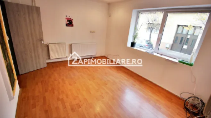 Casă / Spatiu birouri 10 camere , 222 mp utili,zona Central