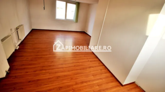 Casă / Spatiu birouri 10 camere , 222 mp utili,zona Central