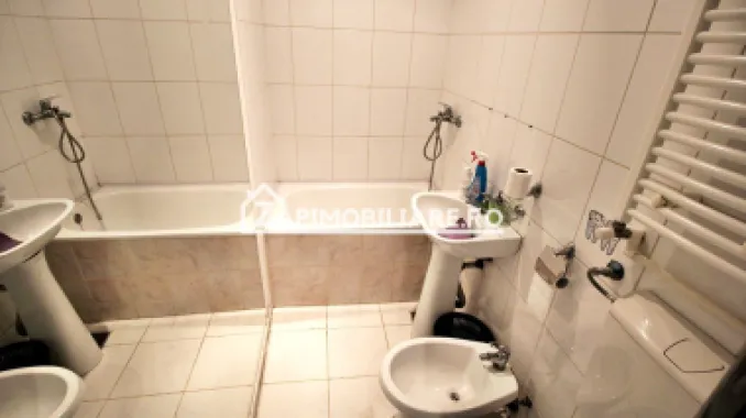 Casă / Spatiu birouri 10 camere , 222 mp utili,zona Central
