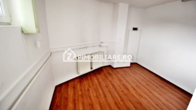 Casă / Spatiu birouri 10 camere , 222 mp utili,zona Central