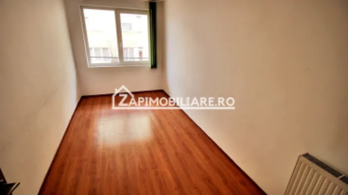 Casă / Spatiu birouri 10 camere , 222 mp utili,zona Central
