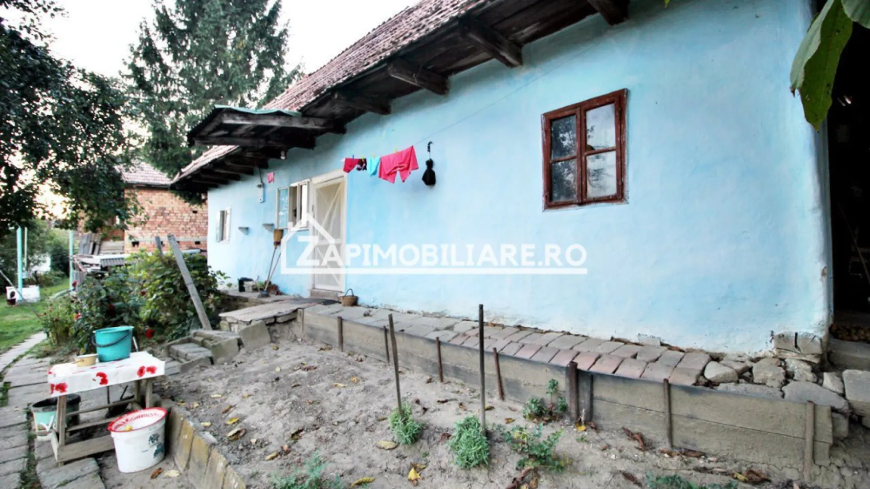 De vanzare 2 case cu 4.900 mp teren, Livezeni 0% comision