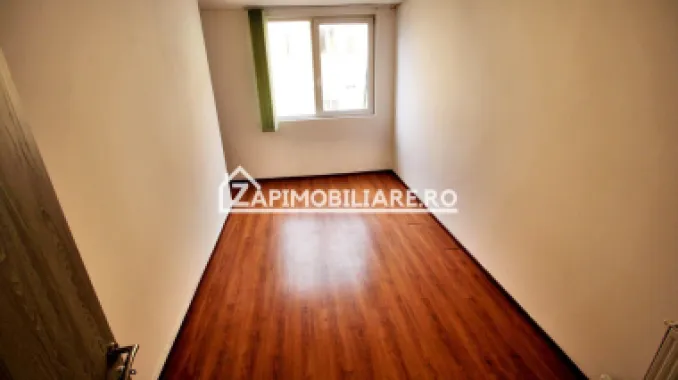 Casă / Spatiu birouri 10 camere , 222 mp utili,zona Central