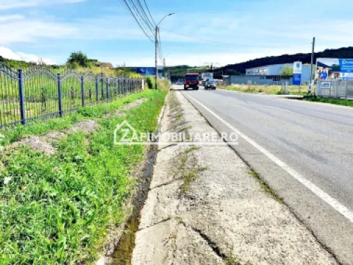 Teren intravilan 3.000 mp.cu deschidere de 40 m la E60