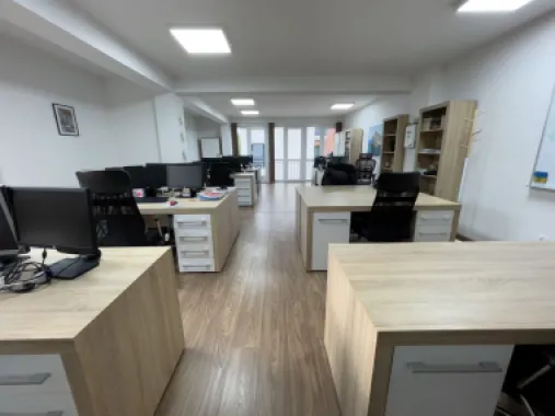 Spațiu de birouri de 95 mp + terasa 90 mp zona Centrala