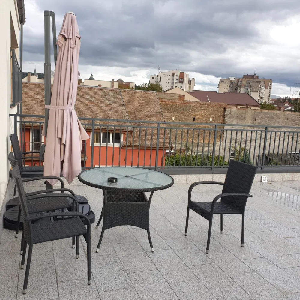 Spațiu de birouri de 95 mp + terasa 90 mp zona Centrala