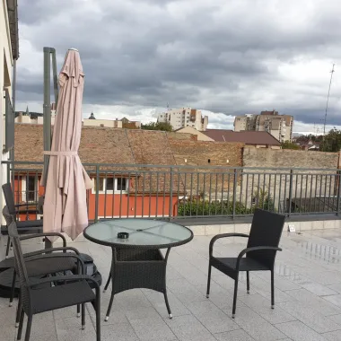 Spațiu de birouri de 95 mp + terasa 90 mp zona Centrala