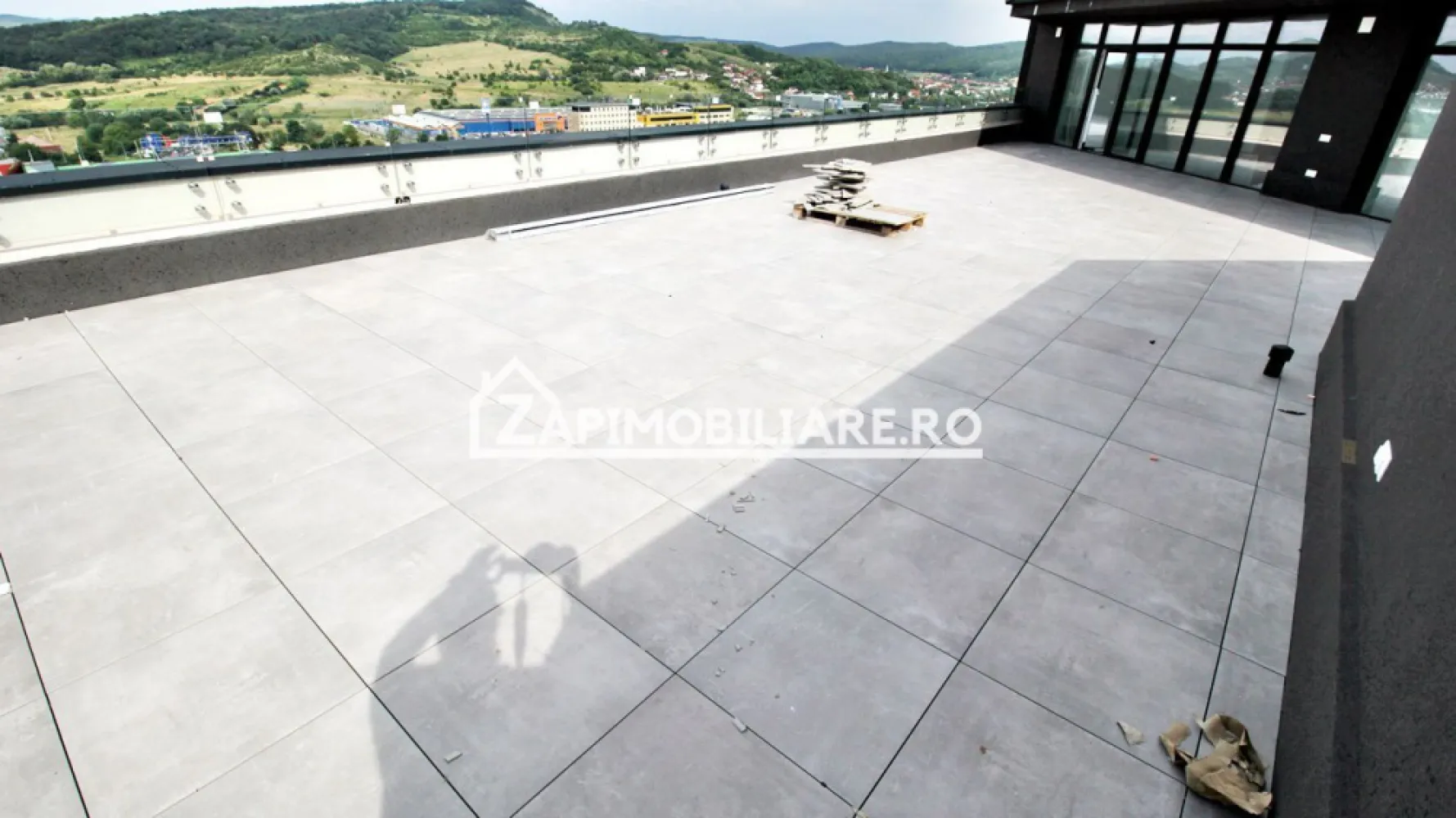 Penthous 3 cam,2 băi, bloc nou 221mp.terasa 116mp.zona Tudor