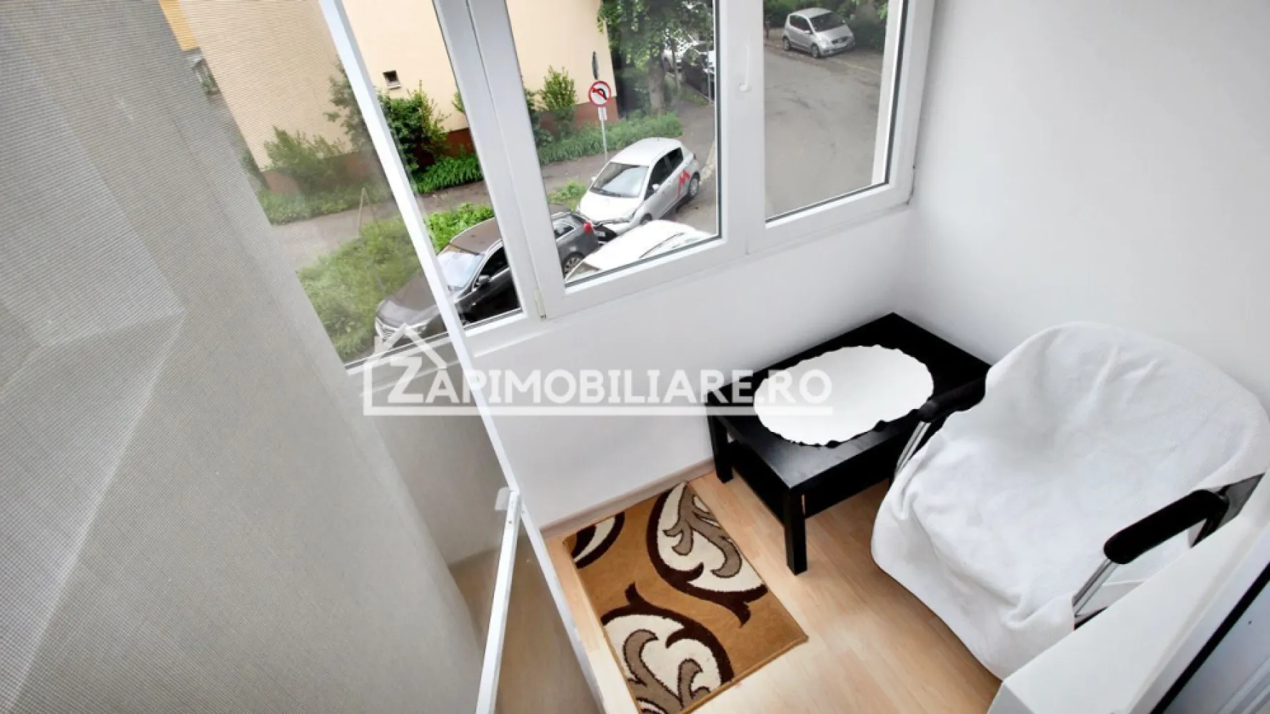 Apartament 1 cam.zoza Spital,strada Faget, 0%comision - Contact 0774048706 Bogdan
De închiriat sau de vânzare apartament 1 cameră decomandat confort 1, situat în cartierul 7 Noembrie , 5 minute de Spitalul Județean,suprafață utilă de 30 mp, situat la etajul 1 din 5 oferit de Zap Imobiliare.0%comision 
Detalii: 
Locuința se vinde mobilată și utilată la prețul de 99.000 euro
Posibilitate preluare chiriași 
- bloc reabilitat termic, ap. este pe mijloc,poziție Sud
- 1 dormitor, 1 bucătărie, 1 baie, 1 balcon închis, 1 hol, 1 cămară
- centrală termică, calorifere, geamuri termopan, ușă metalică.
- mașină de spălat rufe, frigider, aragaz.
- Complet mobilat și utilat, recent zugrăvit
Proprietatea se află într-o zonă cu un confort deosebit, datorită amplasării în imediata apropiere a tot ceea ce înseamnă viață modernă, și anume: mijloace de transport în comun, magazine, unități de învățământ de toate gradele, piață, parc, bănci, farmacii, s.a
Contact 0774048706 Bogdan
Acest anunț nu corespunde cerințelor tale? Sună la numărul afișat în anunț și unul dintre agenții noștri te va ajuta cu alte oferte personalizate în funcție de cerințele tale.