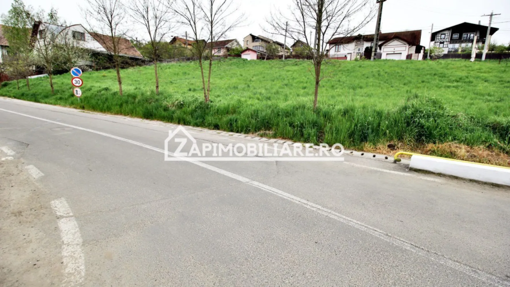 Teren Corunca la sosea cu utilitati 2 parcele de 500mp. - De vănzare 3 parcele de.teren intravilan in Corunca cu deschidere la drum asfaltat
zona Rezidentială cu utilitati langă teren
- 1 parcelă de 2.000 mp
- 2 parcele de 500 mp
Contact 0774048706 Bogdan
Terenul se vinde la prețul de 48 euro mp. negociabil Comisionul este ZERO!
Contact 0774048706 Bogdan
Dacă vă place această ofertă - sau pentru alte informații sunați la numărul de contact din anunț! 0774048706 Bogdan
Compania Zap Imobiliare vă pune la dispoziție toate informațiile, actele și documentele necesare alături de asistență și consiliere permanentă până la finalizarea achiziției imobiliare.