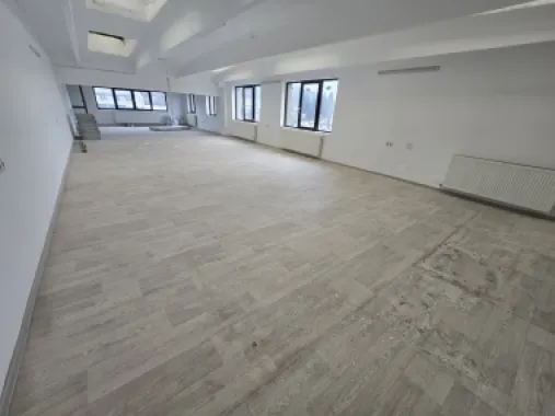 Birou 40 mp .parcare si utilităti incluse in pret