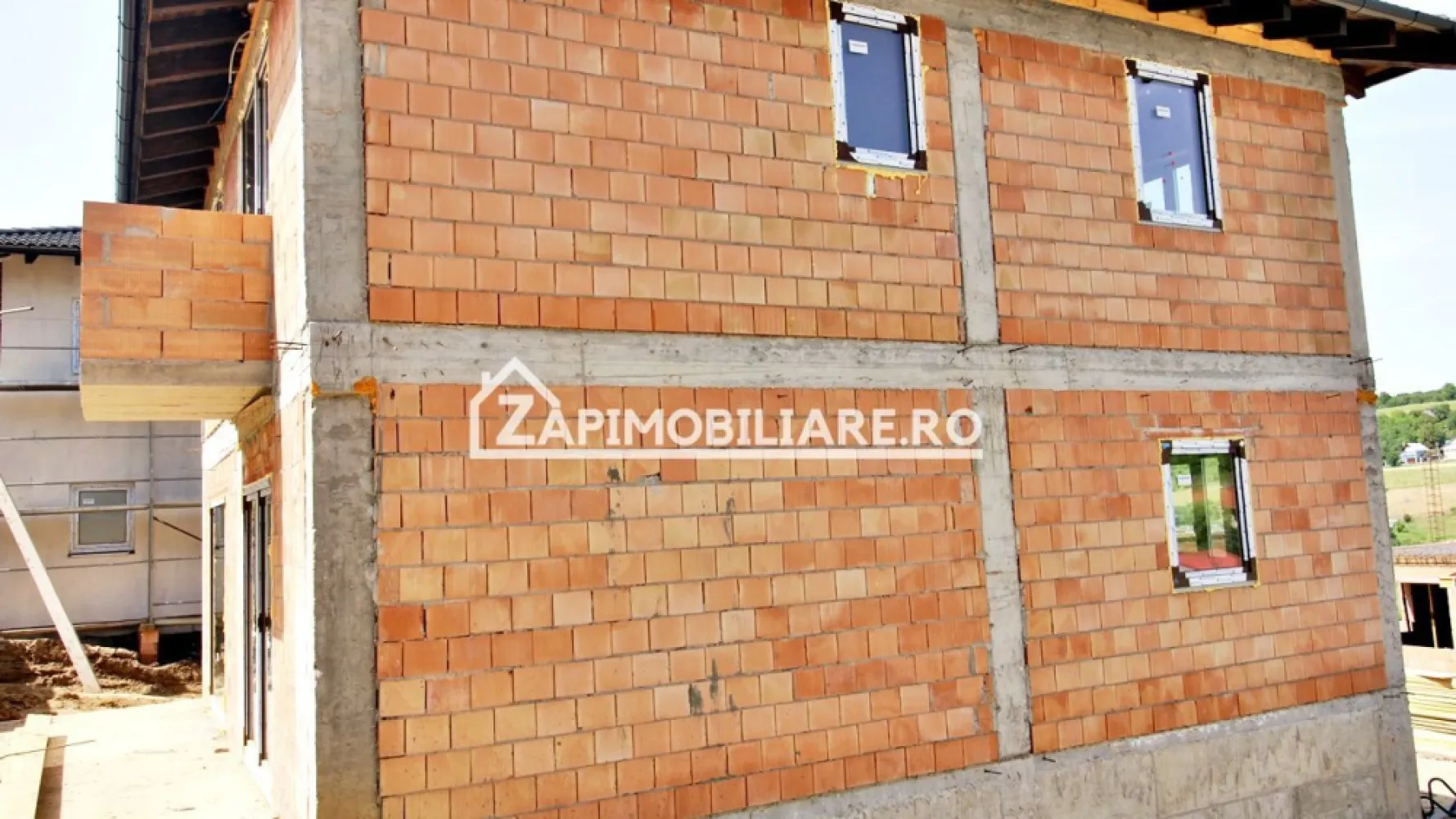 Casa 4 camere,2 bai,136 mp, 550 mp teren zona Corunca