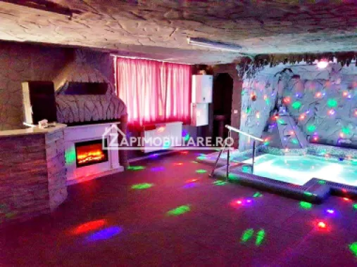 Pensiune 11 camere 500 mp, 2.100 mp teren, Sovata, 0% comision