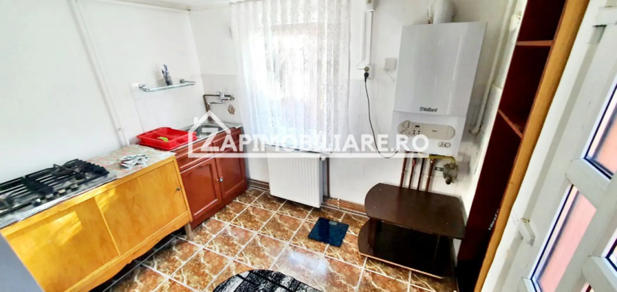 Casa singur in curte - Mureseni - Contact ⓪⑦②③ ②②③ ⑧⑧⑥ Cosmin Ruta

De vânzare casă, singur în curte situată in cartierul Mureseni, suprafața utilă de 100.mp amplasată pe un teren cu suprafața de 672 mp, cu acces auto in curtel.
Detalii:
- centrală termică, calorifere, geamuri termopan
- pereții sunt din cărămidă, acoperișul de tablă
- pivniță, pod , terasa.
Utilitați:
- curent, apă, gaz, canalizare

Casa se vinde la la prețul de 119.990 Euro negociabil. Comision ZERO!

Daca vă place această ofertă sau pentru alte informații sunați la numărul de contact din anunț!
Compania Zap Imobiliare vă pune la dispoziție toate actele și documentele necesare alături de asistență și consiliere permanentă până la finalizarea achiziției imobiliare.