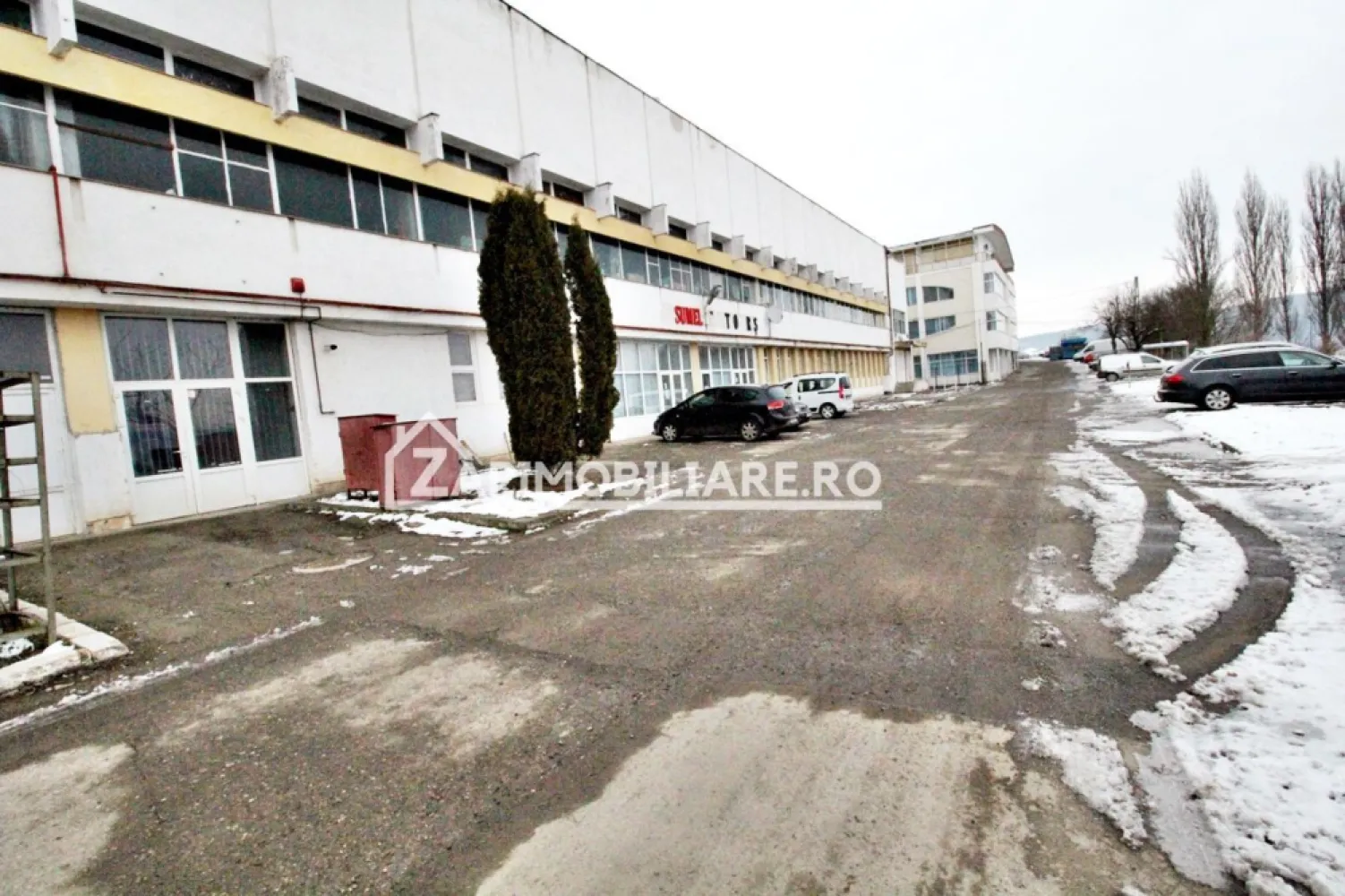 De închiriat 3 hale în zona Tudor - De închiriat 3 hale în zona Tudor, una de 480 mp. la prețul de 3,5 euro mp, + tva 1 hală de 117 mp. la prețul de 3,5 euro mp +tva. 1 hală de 70 mp. la prețul de 3,5 euro mp. situat la parter într-o clădire în zona Tudor. cu acces TIR.
-----------------------------------------------------------------------------------------------------------------------------------------
Comisionul perceput este de 50% din valoarea primei chirii.Și se percepe o singură dată!
Acest anunț nu corespunde cerințelor tale? Sună la numărul afișat în anunț și unul dintre agenții noștri te va ajuta cu alte oferte personalizate în funcție de cerințele tale.