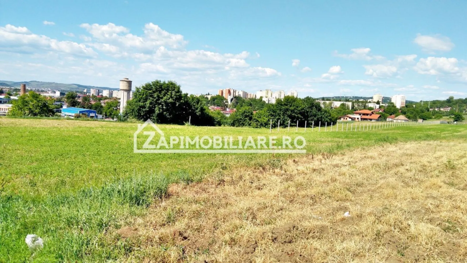 Teren 7.000 mp, Targu Mures - De vânzare 7.000 mp Teren în Târgu Mureș, strada Mestecănișului
Proprietatea se află într-o zonă cu un confort deosebit, datorită amplasării în imediata apropiere a tot ceea ce înseamnă viață modernă, și anume: mijloace de transport în comun, magazine, unități de învățământ de toate gradele, piață, parc, bănci, farmacii, s.a.
Terenul se vinde la prețul de 146.000 Euro negociabil. Comisionul este ZERO!
Dacă vă place această ofertă - sau pentru alte informații sunați la numărul de contact din anunț! 
Compania Zap Imobiliare vă pune la dispoziție toate informațiile, actele și documentele necesare alături de asistență și consiliere permanentă până la finalizarea achiziției imobiliare. Ne dorim să îți oferim cea mai plăcută experiență.