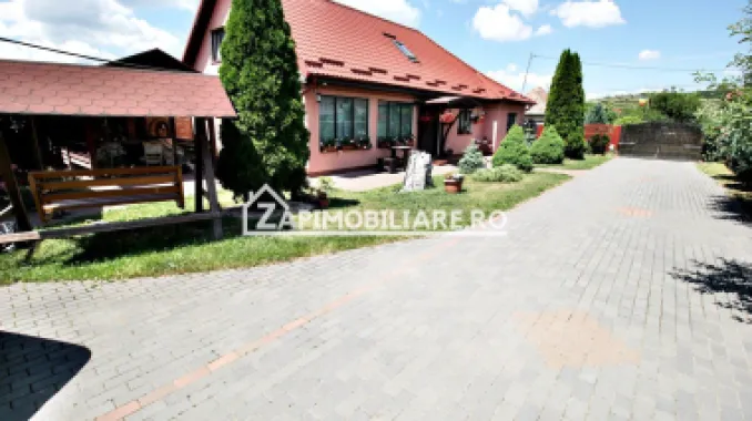 Casa 5 camere, 250 mp,3 băi,2.500mp teren, 0% comision