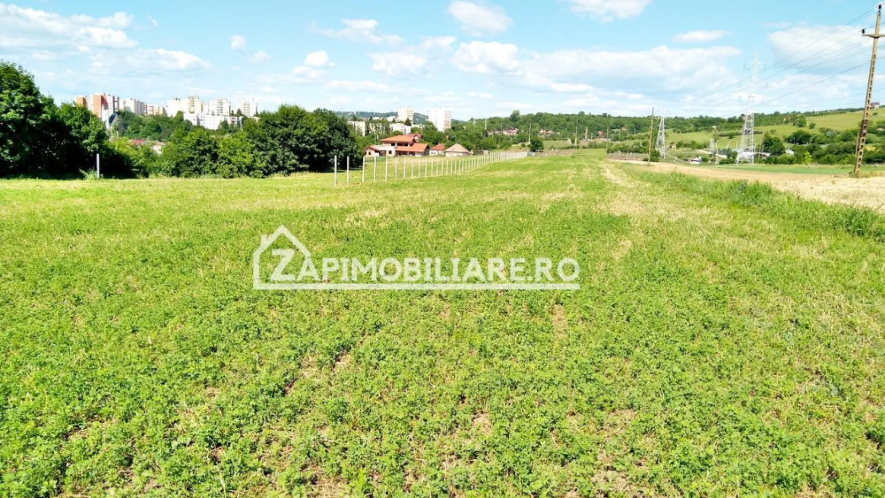 Teren 7.000 mp, Targu Mures - De vânzare 7.000 mp Teren în Târgu Mureș, strada Mestecănișului
Proprietatea se află într-o zonă cu un confort deosebit, datorită amplasării în imediata apropiere a tot ceea ce înseamnă viață modernă, și anume: mijloace de transport în comun, magazine, unități de învățământ de toate gradele, piață, parc, bănci, farmacii, s.a.
Terenul se vinde la prețul de 146.000 Euro negociabil. Comisionul este ZERO!
Dacă vă place această ofertă - sau pentru alte informații sunați la numărul de contact din anunț! 
Compania Zap Imobiliare vă pune la dispoziție toate informațiile, actele și documentele necesare alături de asistență și consiliere permanentă până la finalizarea achiziției imobiliare. Ne dorim să îți oferim cea mai plăcută experiență.