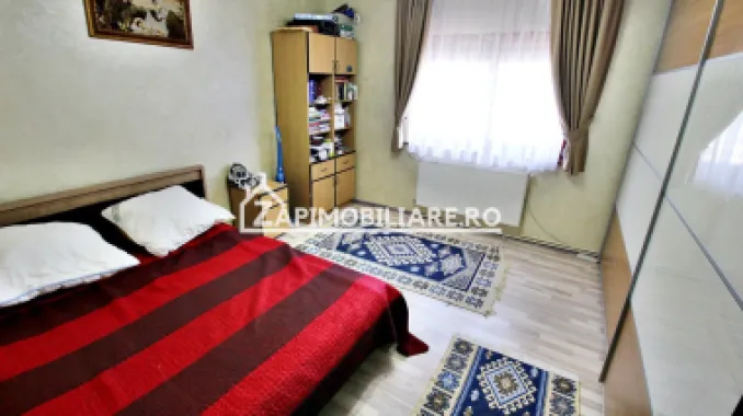 Casa 5 camere, 250 mp,3 băi,2.500mp teren, 0% comision