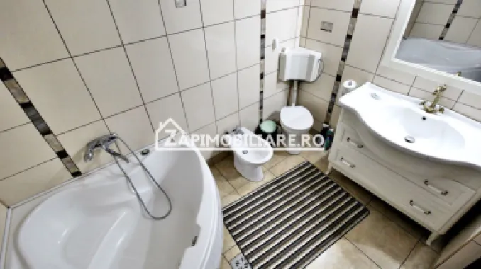 Casa 5 camere, 250 mp,3 băi,2.500mp teren, 0% comision